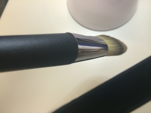 The ferrule was not snug around the handle in Dior brush No. 2 when it arrived. :(